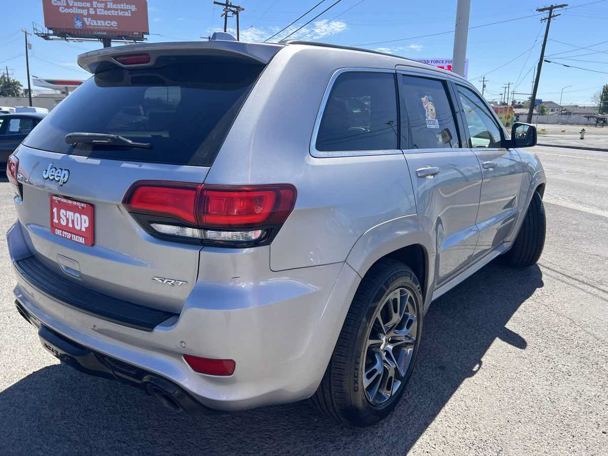 Used 2015 Jeep Grand Cherokee SRT w/ Luxury Group II AWD/4WD image 5