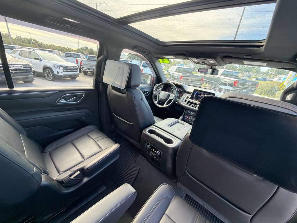 Used 2021 Chevrolet Tahoe RST w/ Luxury Package AWD/4WD image 12