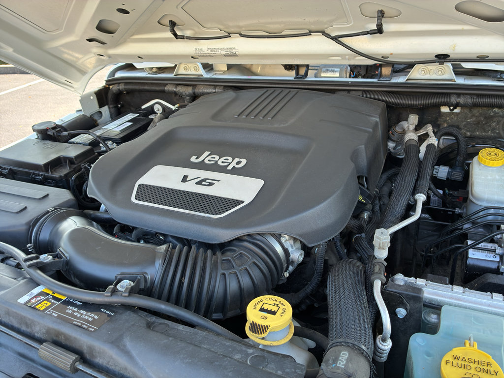 Used 2018 Jeep Wrangler Unlimited Sport w/ Connectivity Group AWD/4WD image 15