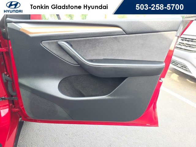 Used 2022 Tesla Model Y Long Range image 18