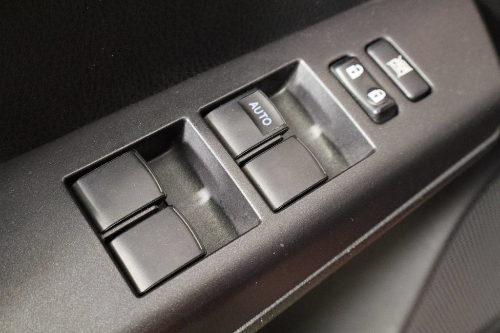 Used 2017 Toyota RAV4 LE FWD image 20