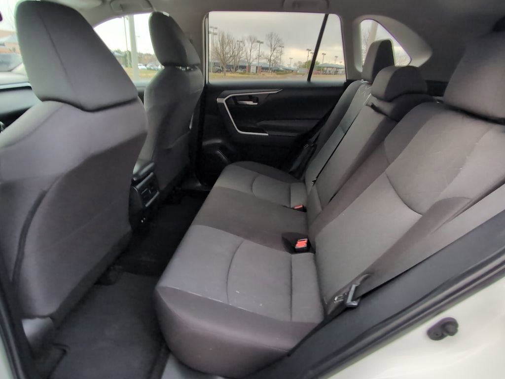 Used 2023 Toyota RAV4 XLE AWD/4WD image 28