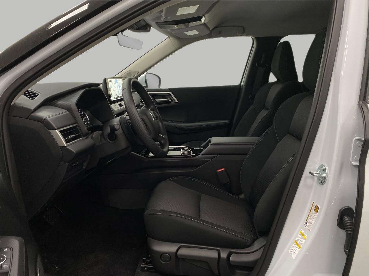 New 2026 Mitsubishi Outlander ES image 29