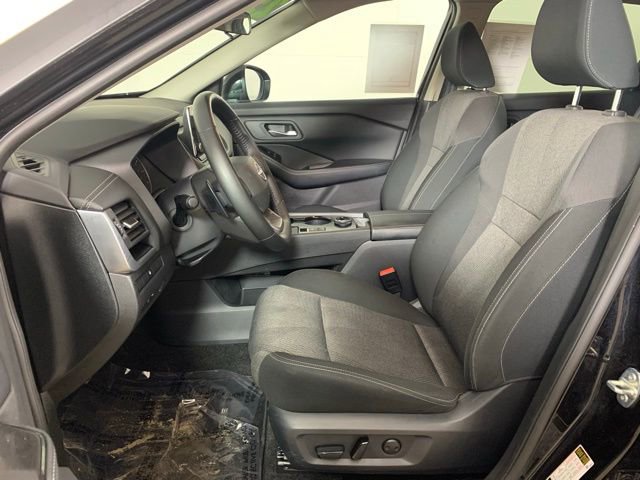 Used 2025 Nissan Rogue SV AWD/4WD image 12