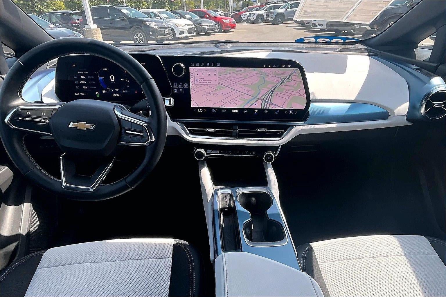 Used 2025 Chevrolet Equinox EV LT FWD image 15