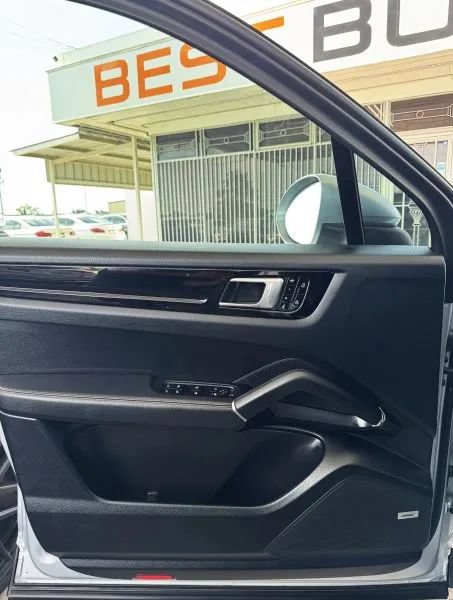 Used 2019 Porsche Cayenne AWD/4WD image 20