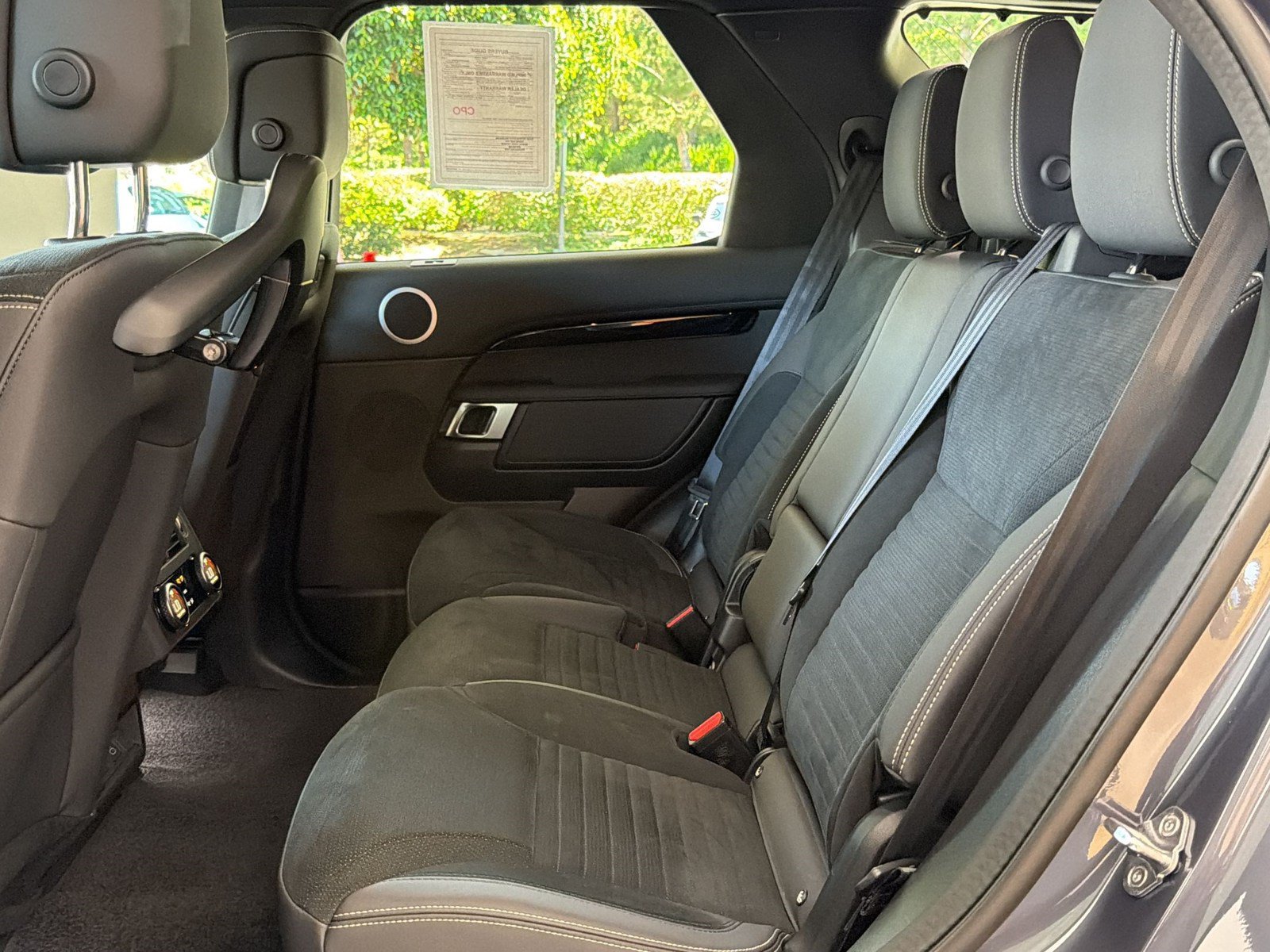 Certified 2025 Land Rover Discovery S AWD/4WD image 15