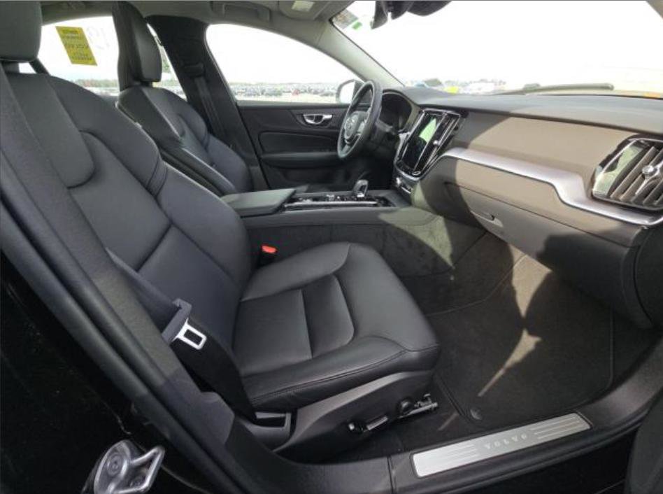 Used 2025 Volvo S60 B5 Core image 8