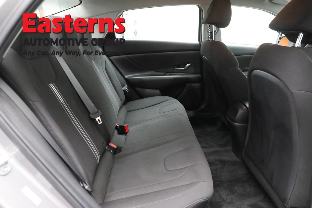 Used 2023 Hyundai Elantra SEL w/ Convenience Package FWD image 19