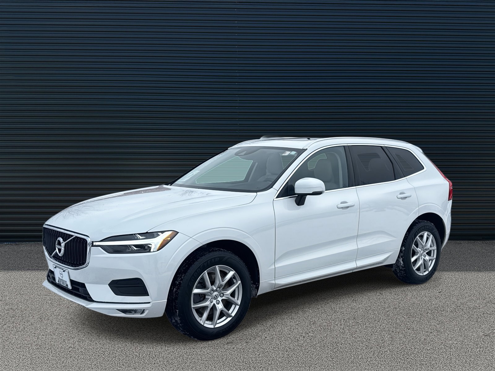 Used 2021 Volvo XC60 T6 Momentum