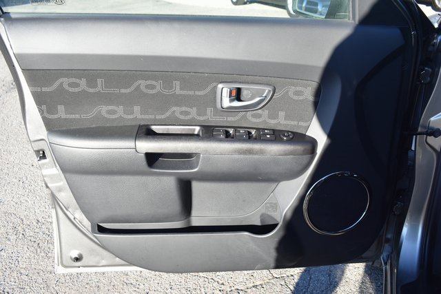 Used 2013 Kia Soul + w/ Audio Pkg image 10