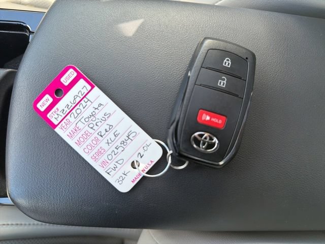 Used 2024 Toyota Prius XLE FWD image 31