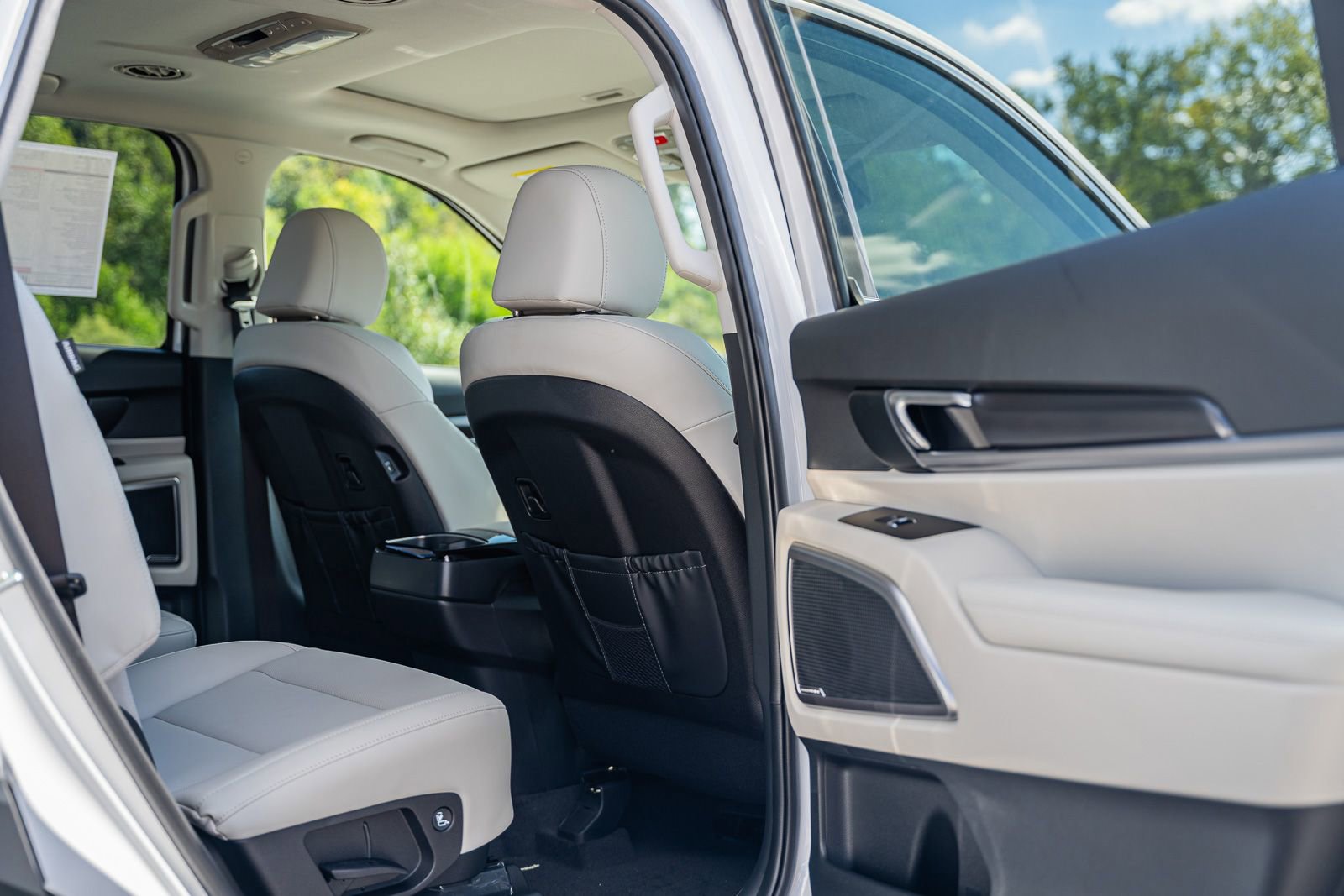 New 2025 Kia Telluride S image 8