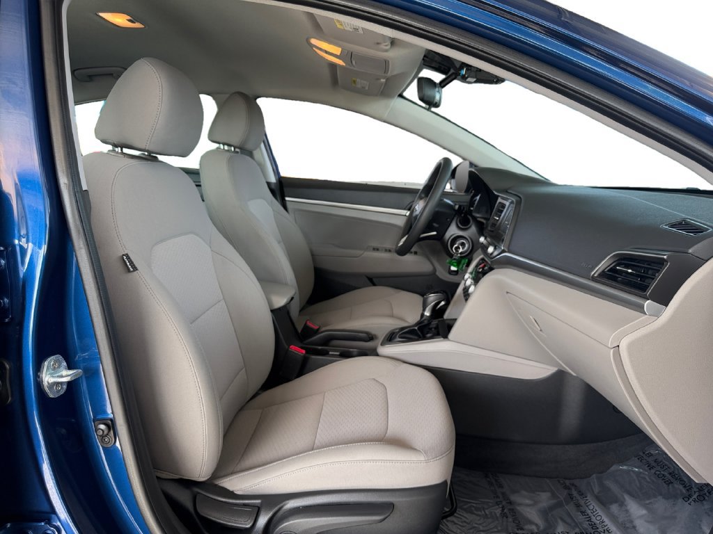 Used 2020 Hyundai Elantra SE FWD image 17