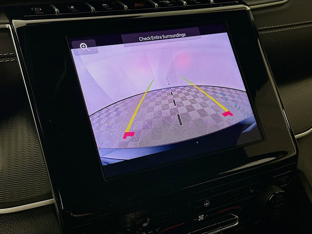 Certified 2025 Jeep Grand Cherokee Laredo w/ Luxury Tech Group I image 22