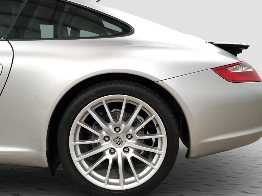 Used 2005 Porsche 911 Carrera RWD image 16