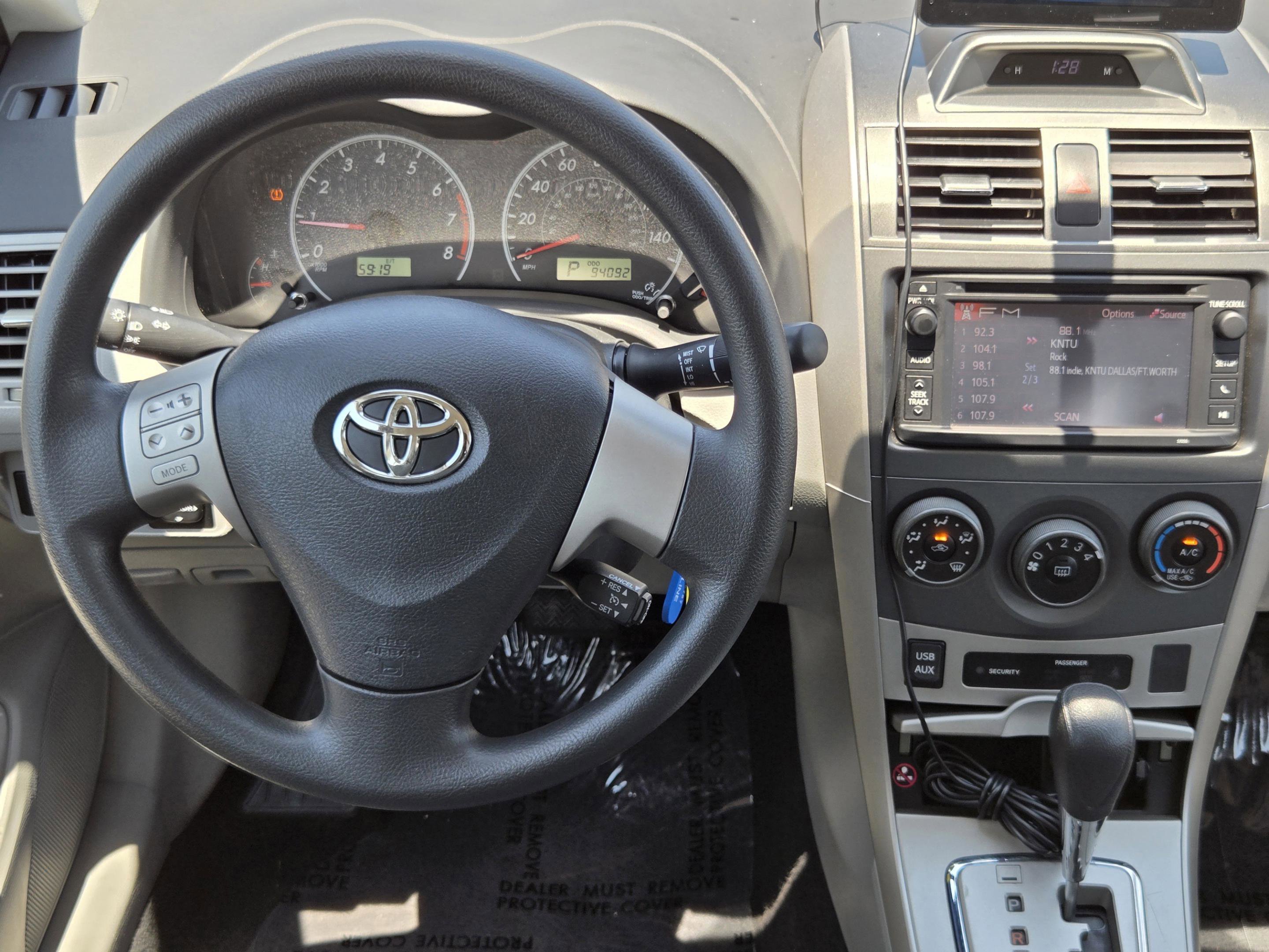 Used 2013 Toyota Corolla LE FWD image 27