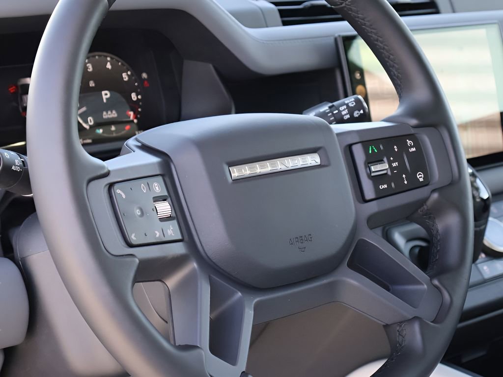 Certified 2025 Land Rover Defender 110 X-Dynamic SE image 18