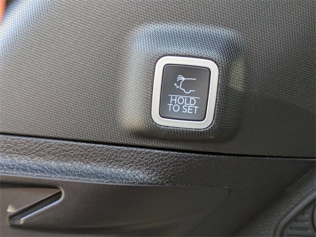 New 2025 Jeep Grand Cherokee Altitude image 13