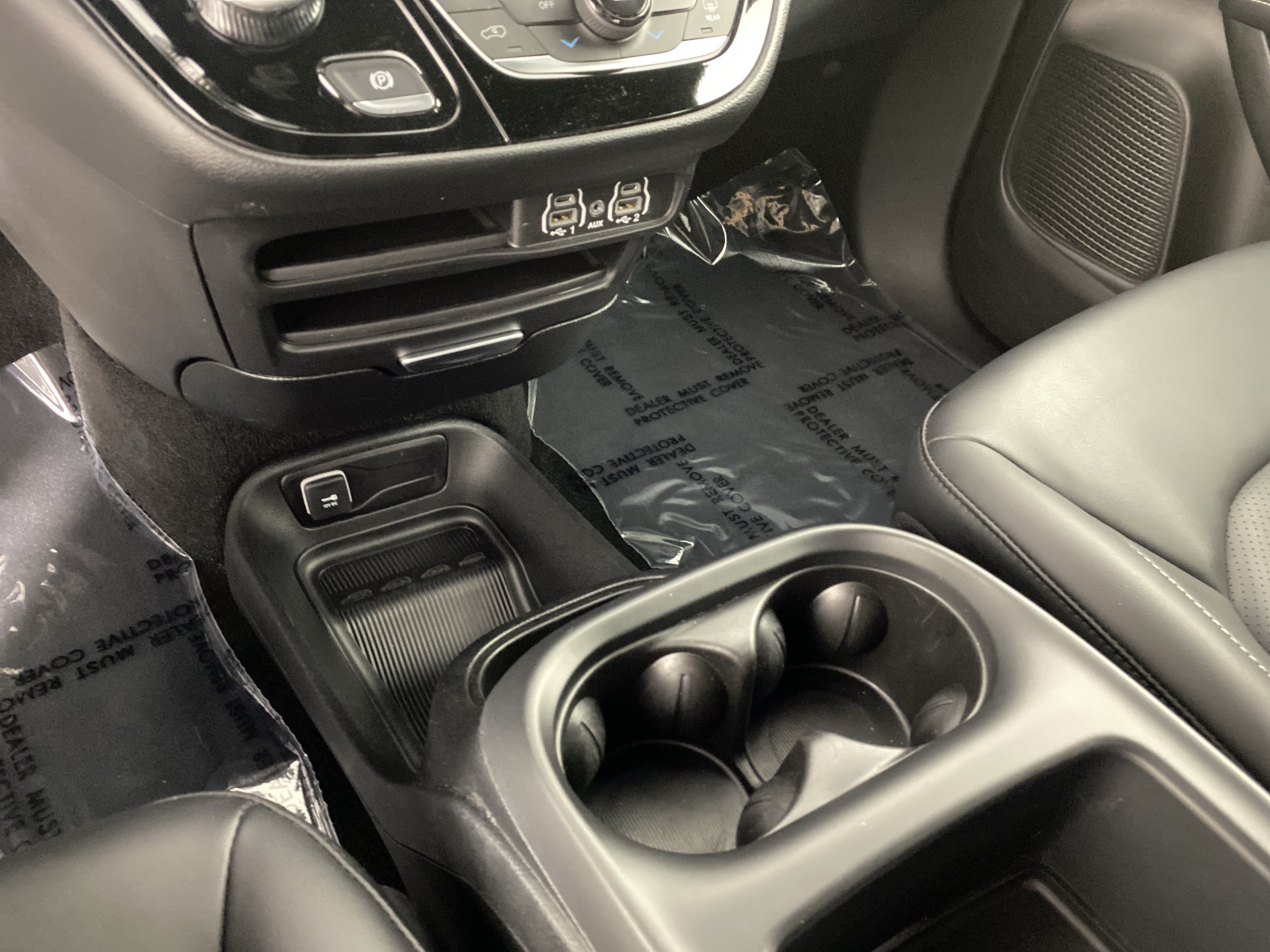 Used 2025 Chrysler Pacifica Select FWD image 37