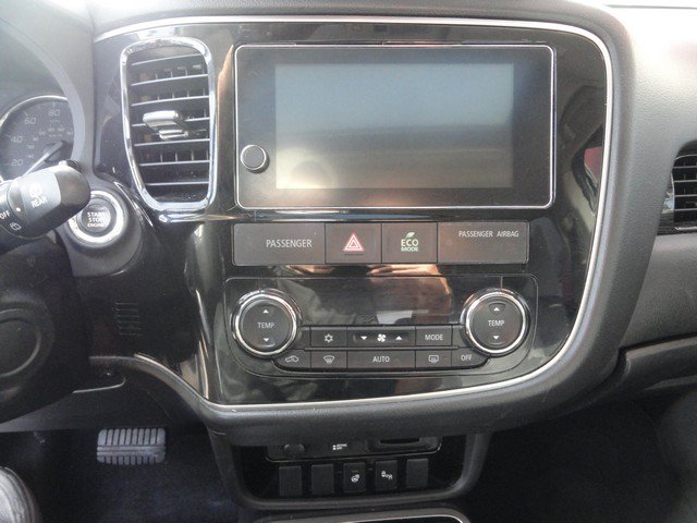 Used 2018 Mitsubishi Outlander GT AWD/4WD image 16