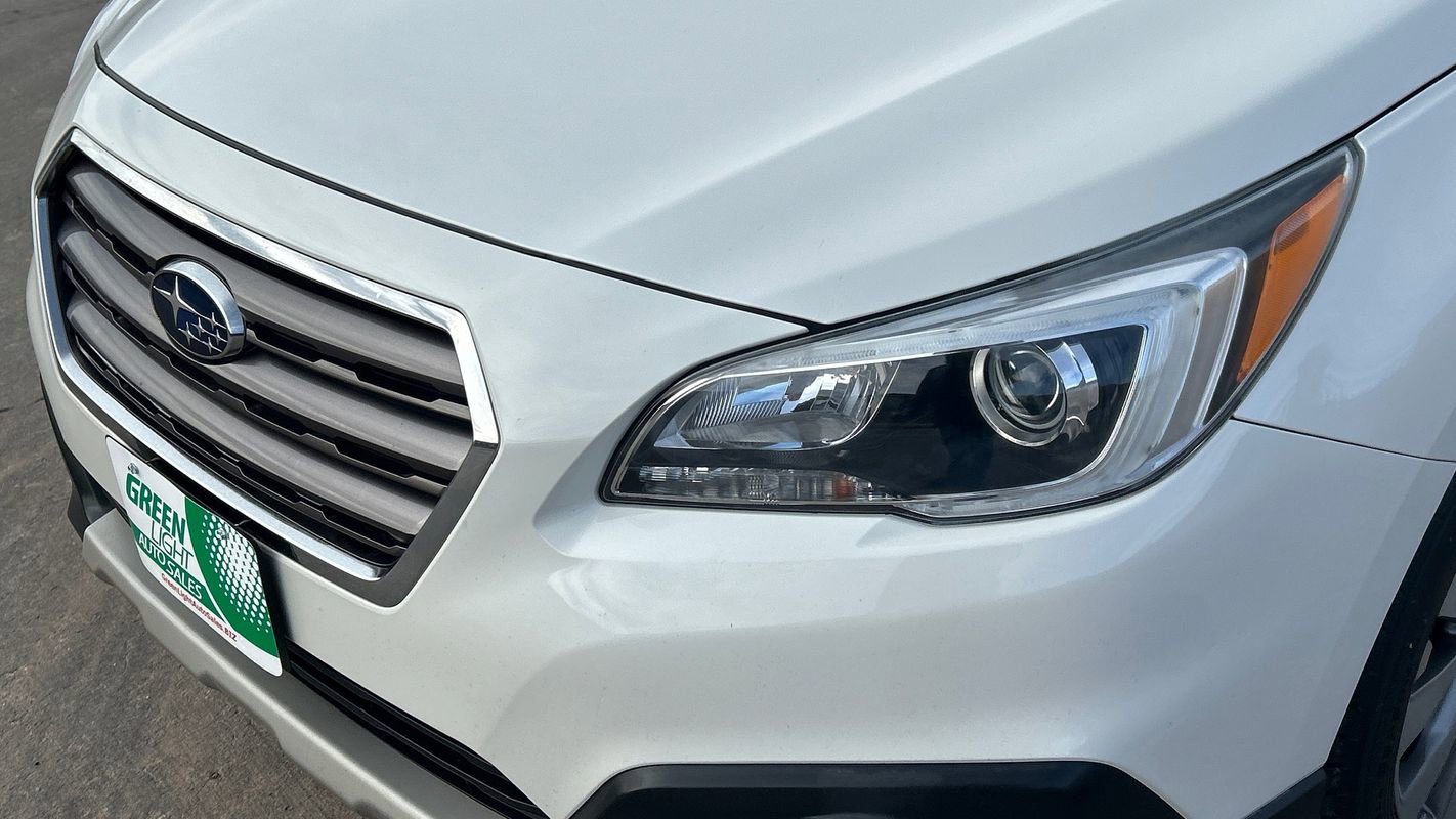 Used 2017 Subaru Outback 2.5i Touring image 16