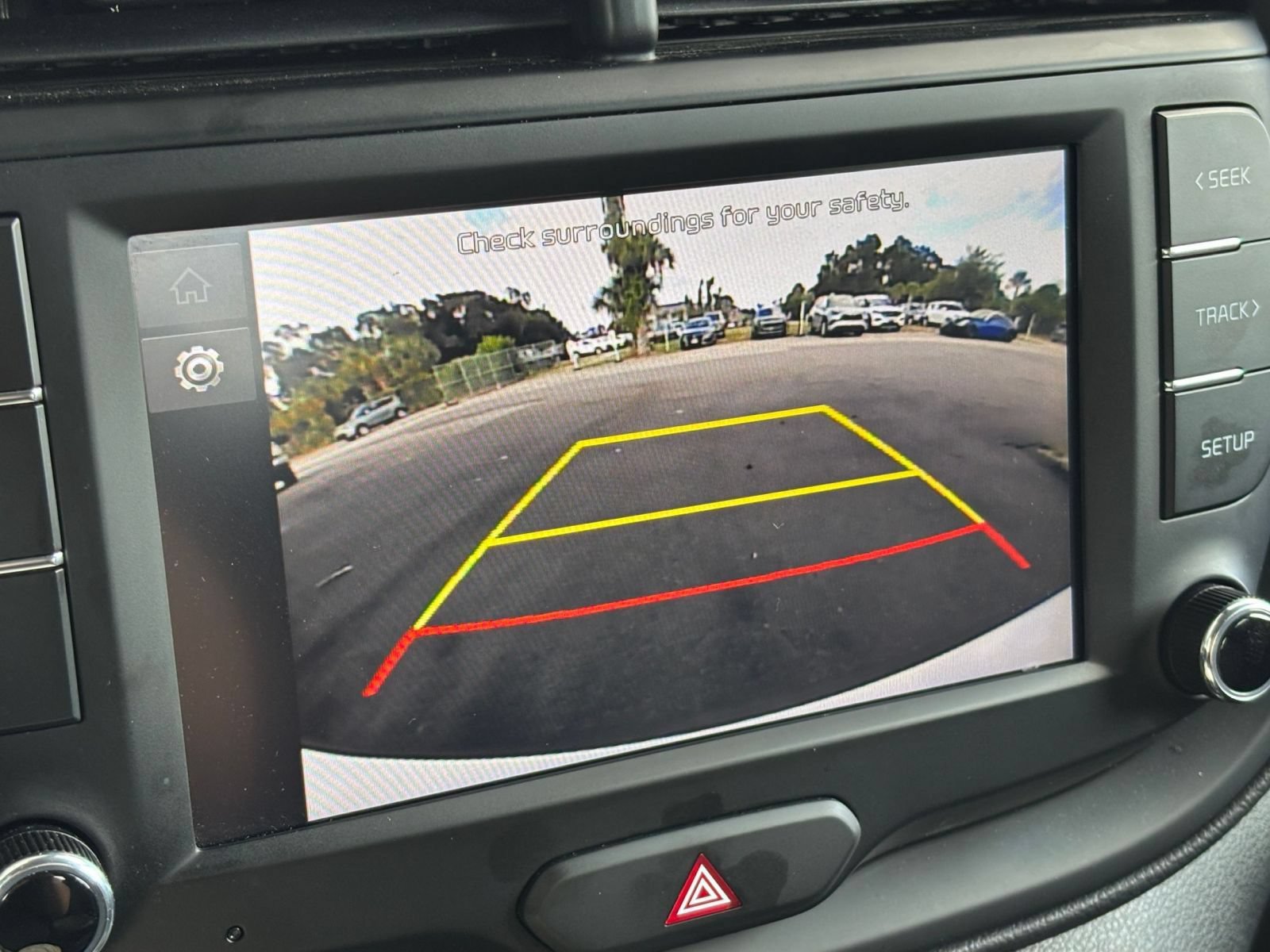Used 2025 Kia Soul LX w/ LX Technology Package FWD image 24