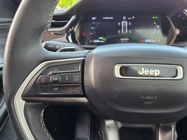 Used 2022 Jeep Grand Cherokee Limited 4xe w/ Luxury Tech Group II AWD/4WD image 16
