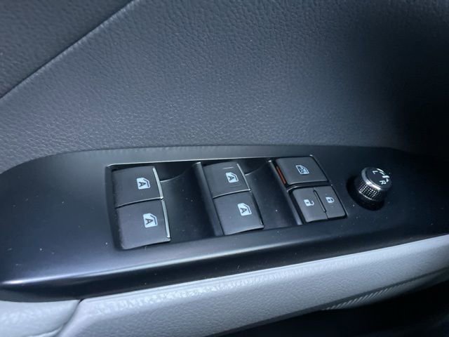 Used 2019 Toyota Camry XLE image 13