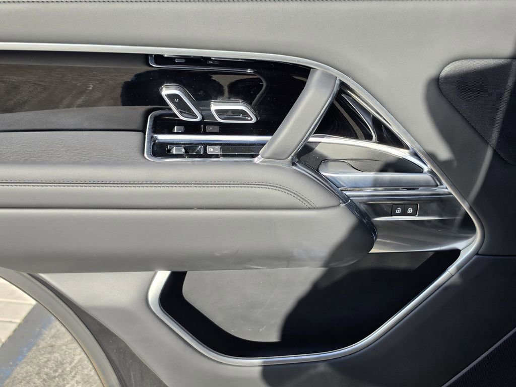 Used 2023 Land Rover Range Rover Long Wheelbase SE AWD/4WD image 8