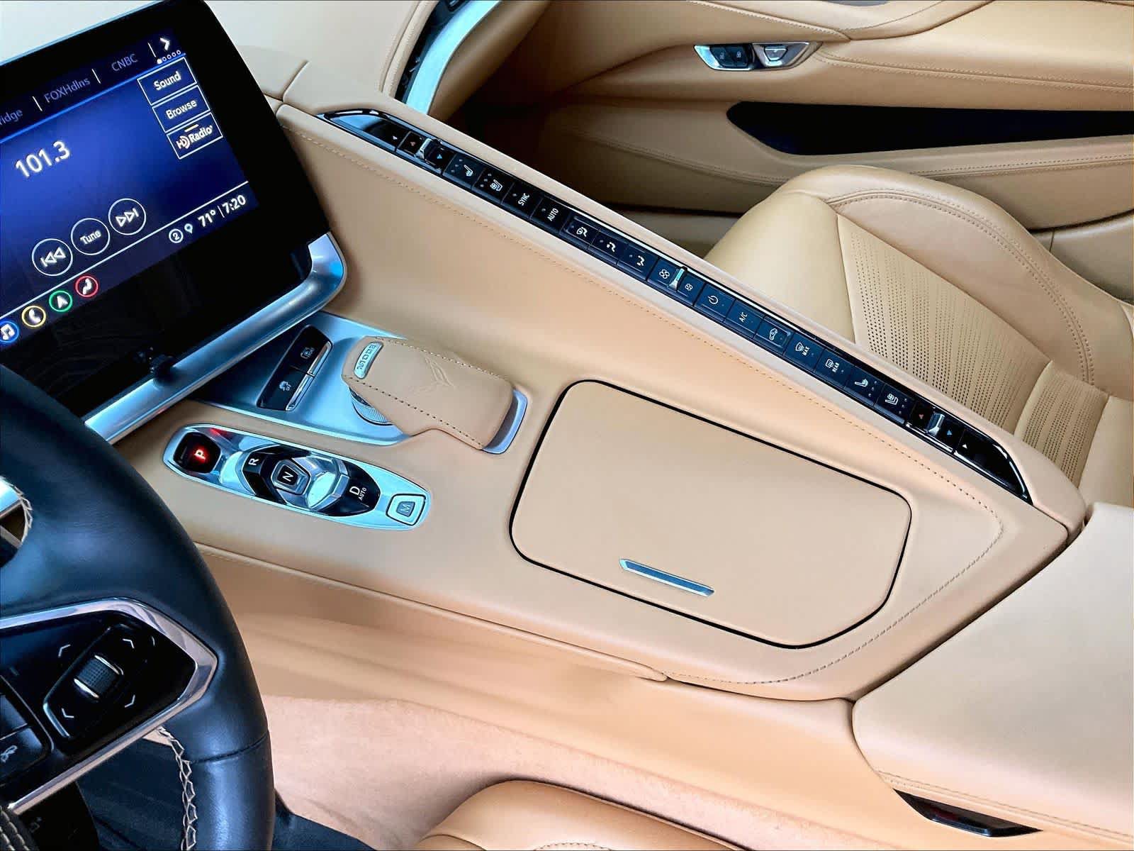 Used 2021 Chevrolet Corvette Stingray Premium Cpe w/ Z51 Performance Package RWD image 19