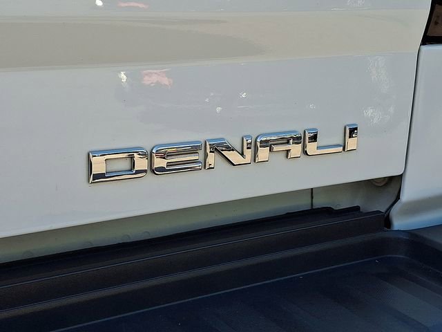 Used 2016 GMC Sierra 2500 Denali w/ Duramax Plus Package AWD/4WD image 24
