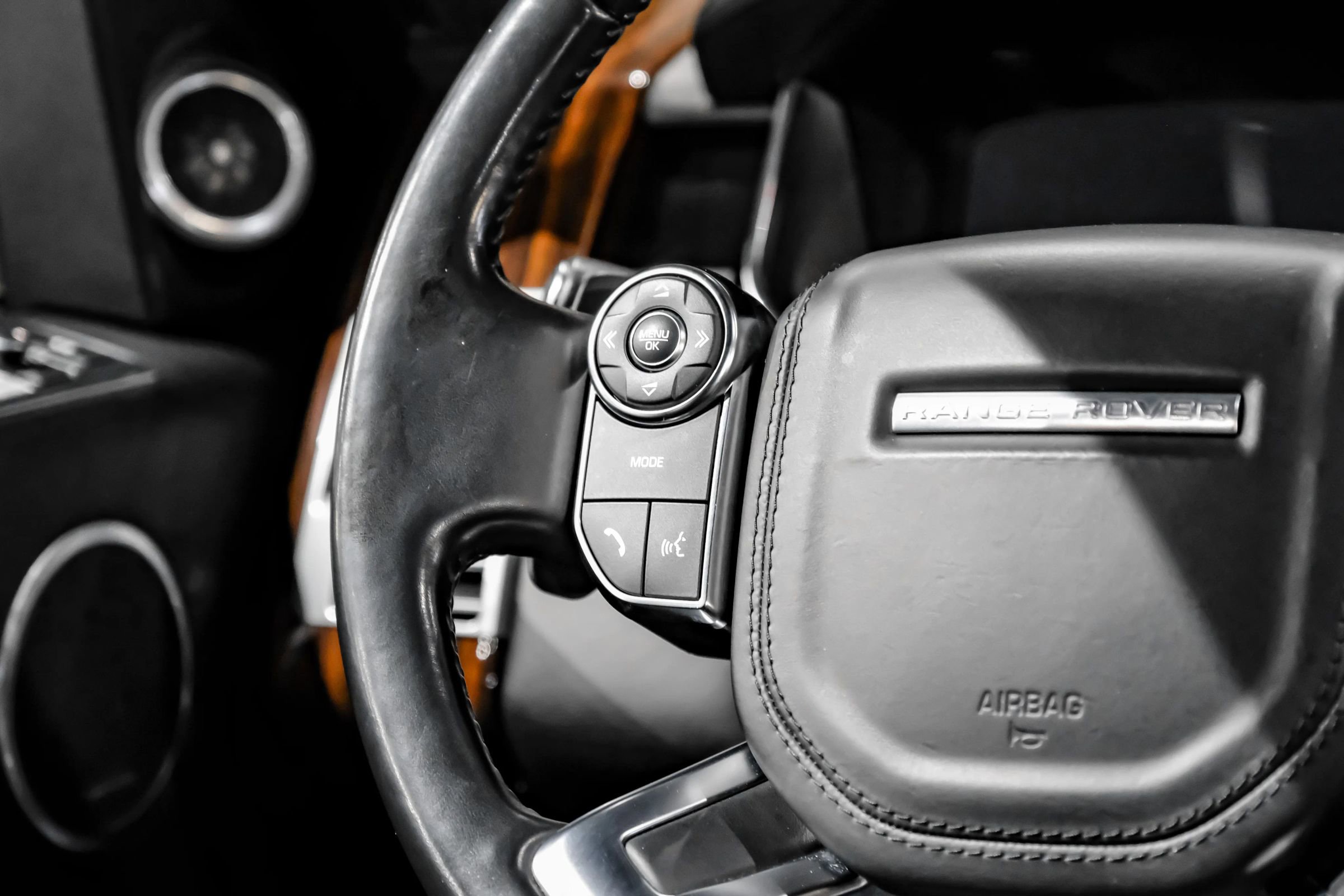 Used 2017 Land Rover Range Rover HSE image 24