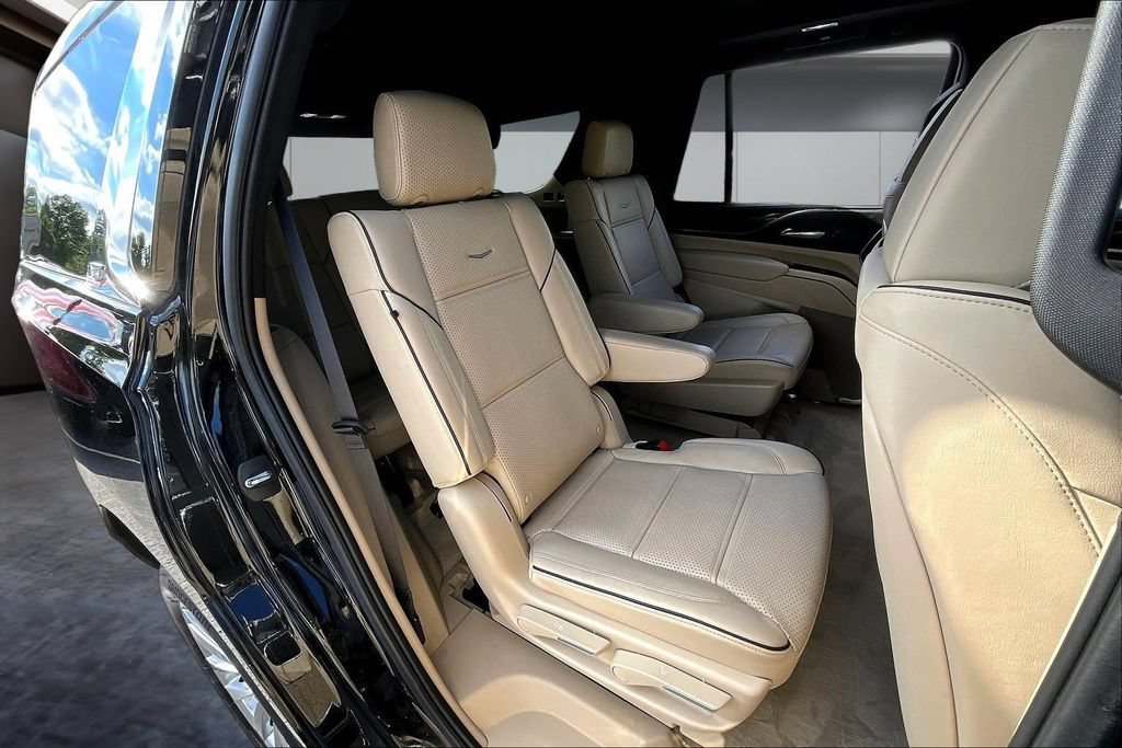 Used 2023 Cadillac Escalade Premium Luxury w/ LPO, Floor Liner Package AWD/4WD image 25