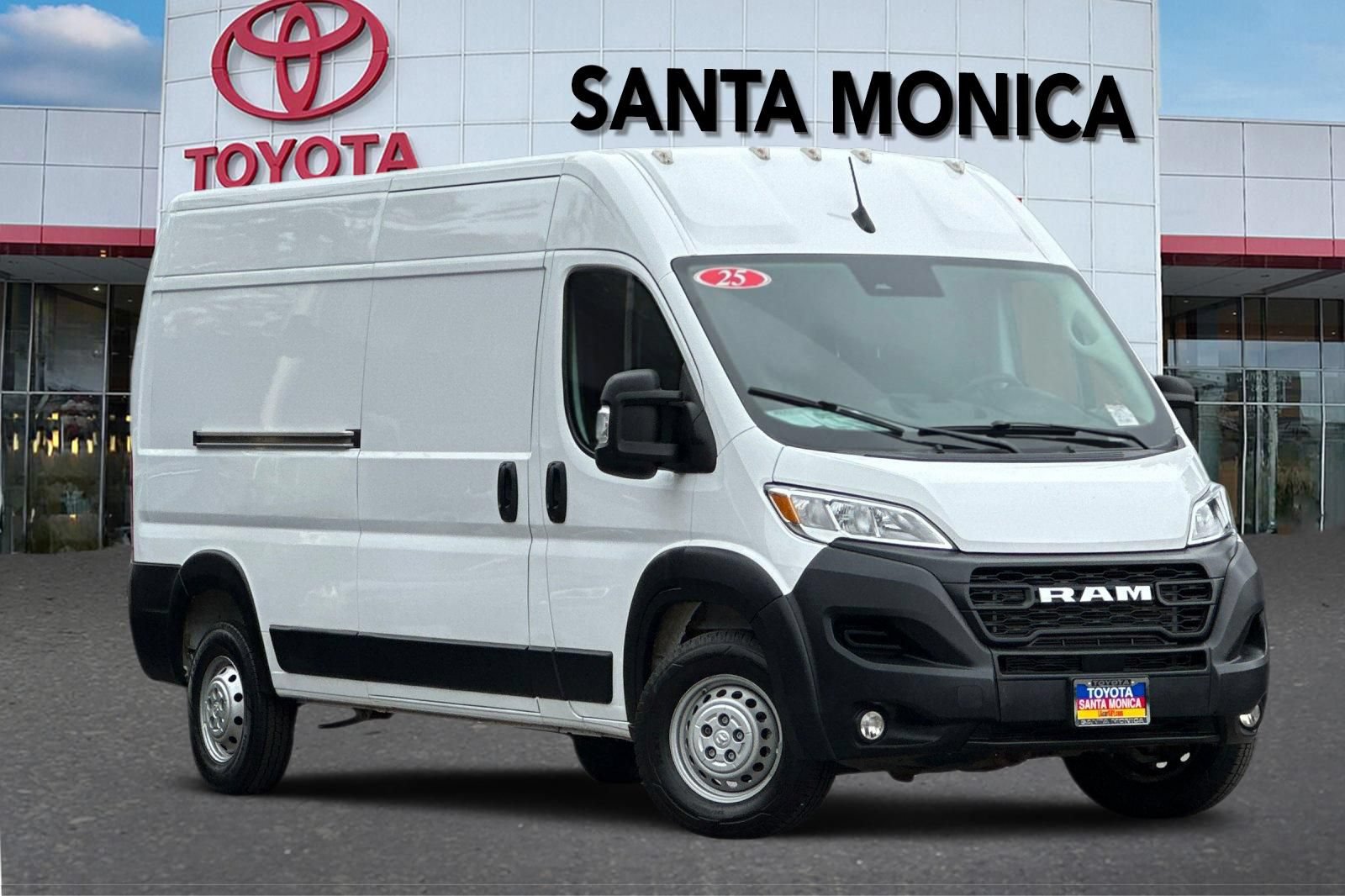 Used 2025 RAM ProMaster 2500 w/ Convenience Group FWD video 2