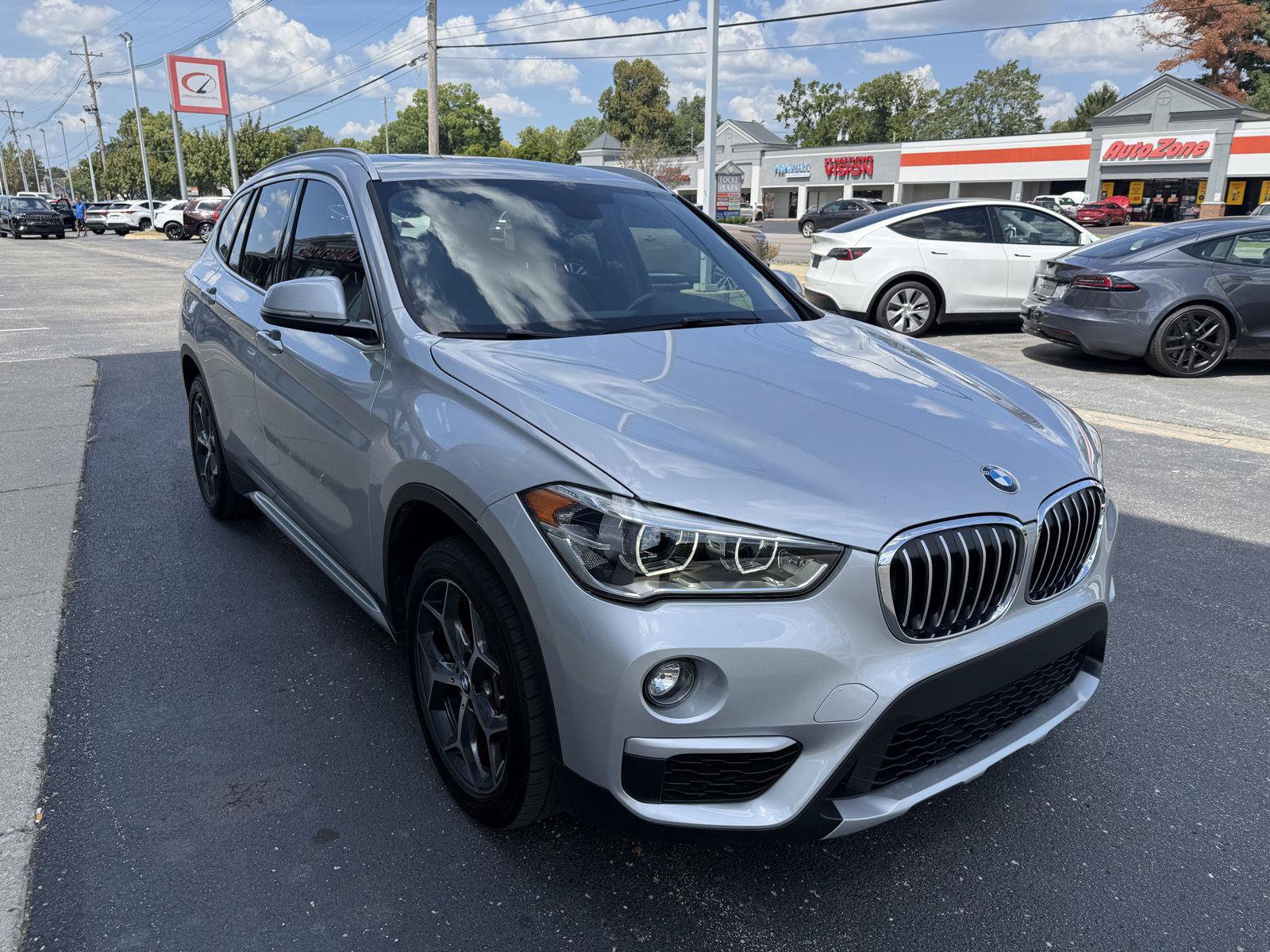 Used 2018 BMW X1 xDrive28i w/ Premium Package AWD/4WD image 4