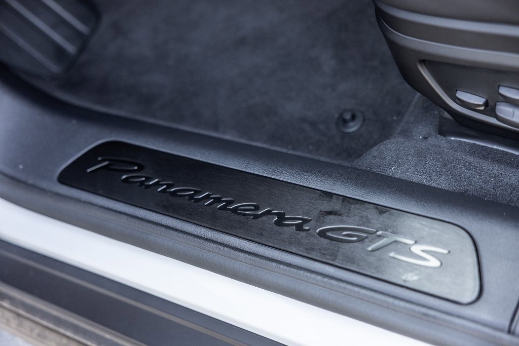 Certified 2025 Porsche Panamera GTS image 16