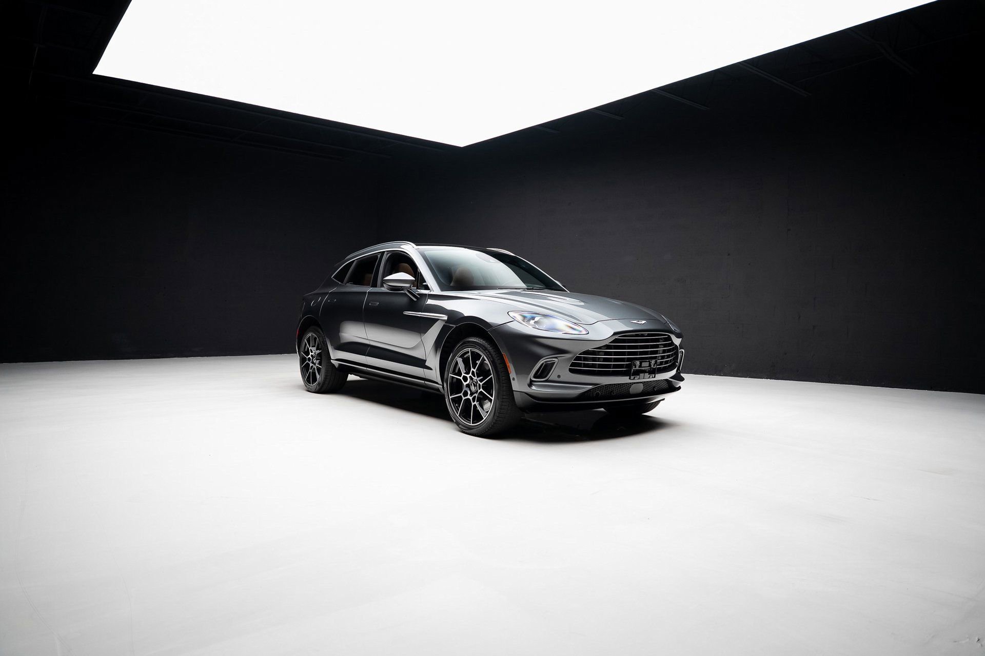 Used 2021 Aston Martin DBX image 83