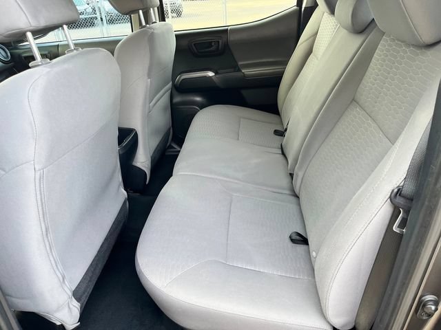 Used 2018 Toyota Tacoma SR5 AWD/4WD image 6
