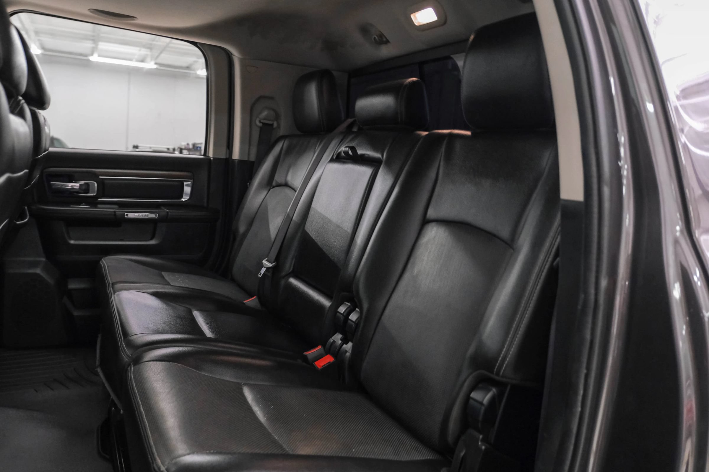 Used 2015 RAM 3500 Laramie w/ Cold Weather Group AWD/4WD image 38
