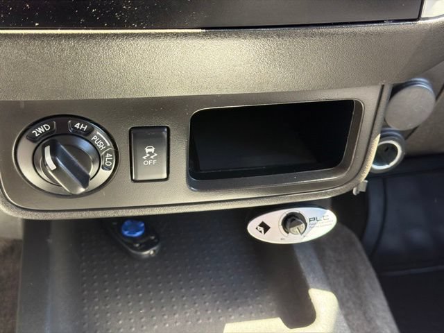 Used 2012 Nissan Xterra S AWD/4WD image 32