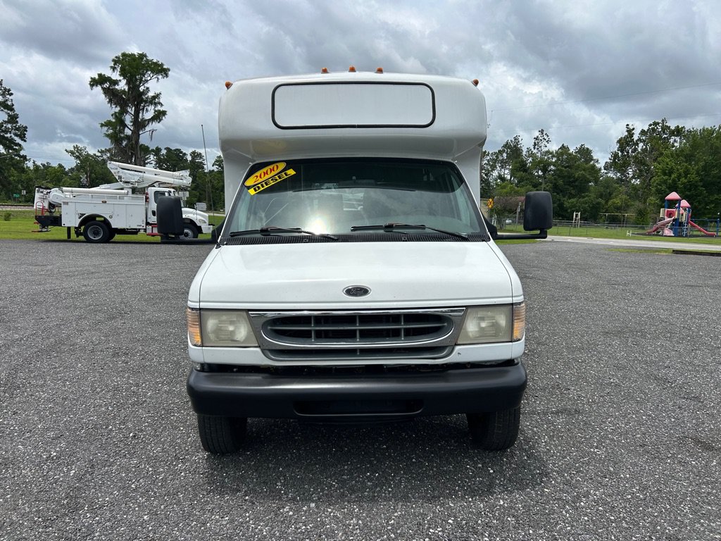 Used 2000 Ford E-350 and Econoline 350 Super Duty RWD image 2
