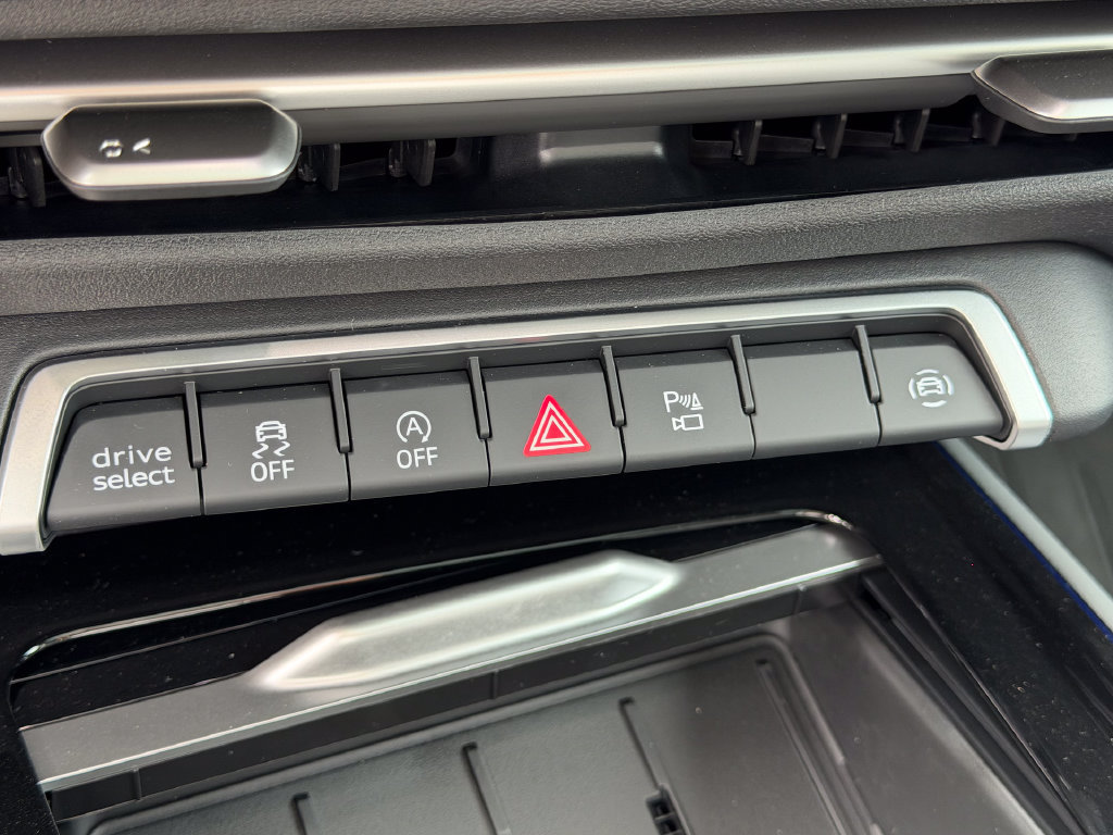 New 2026 Audi Q3 quattro 2.0T AWD/4WD image 25