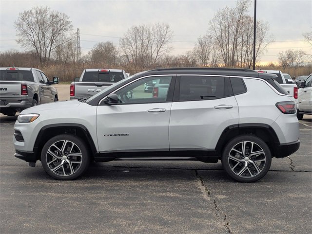 Used 2024 Jeep Compass Limited w/ Elite Group image 6