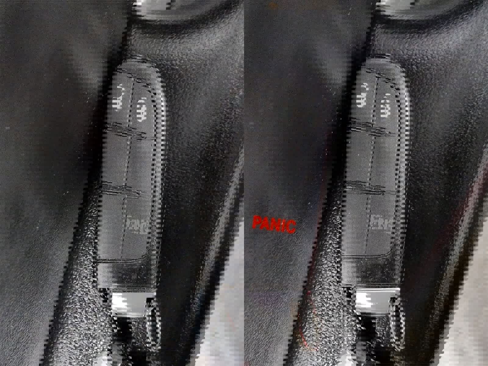 Certified 2018 Dodge Journey SE image 32