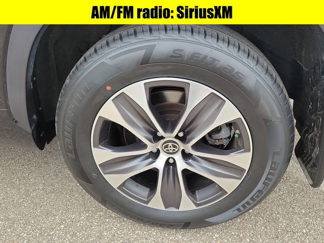 Used 2021 Toyota Highlander XLE image 8