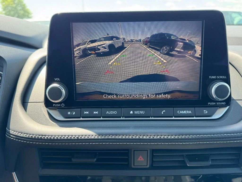 Used 2025 Nissan Rogue S FWD image 20