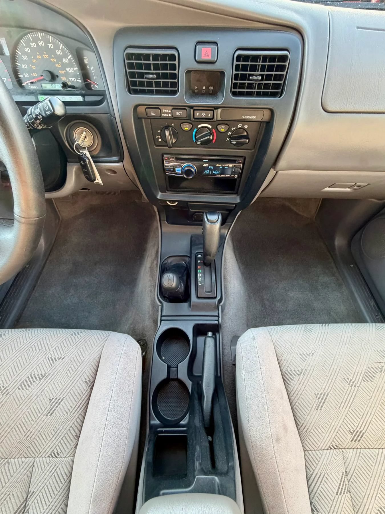 Used 2002 Toyota 4Runner SR5 AWD/4WD image 16