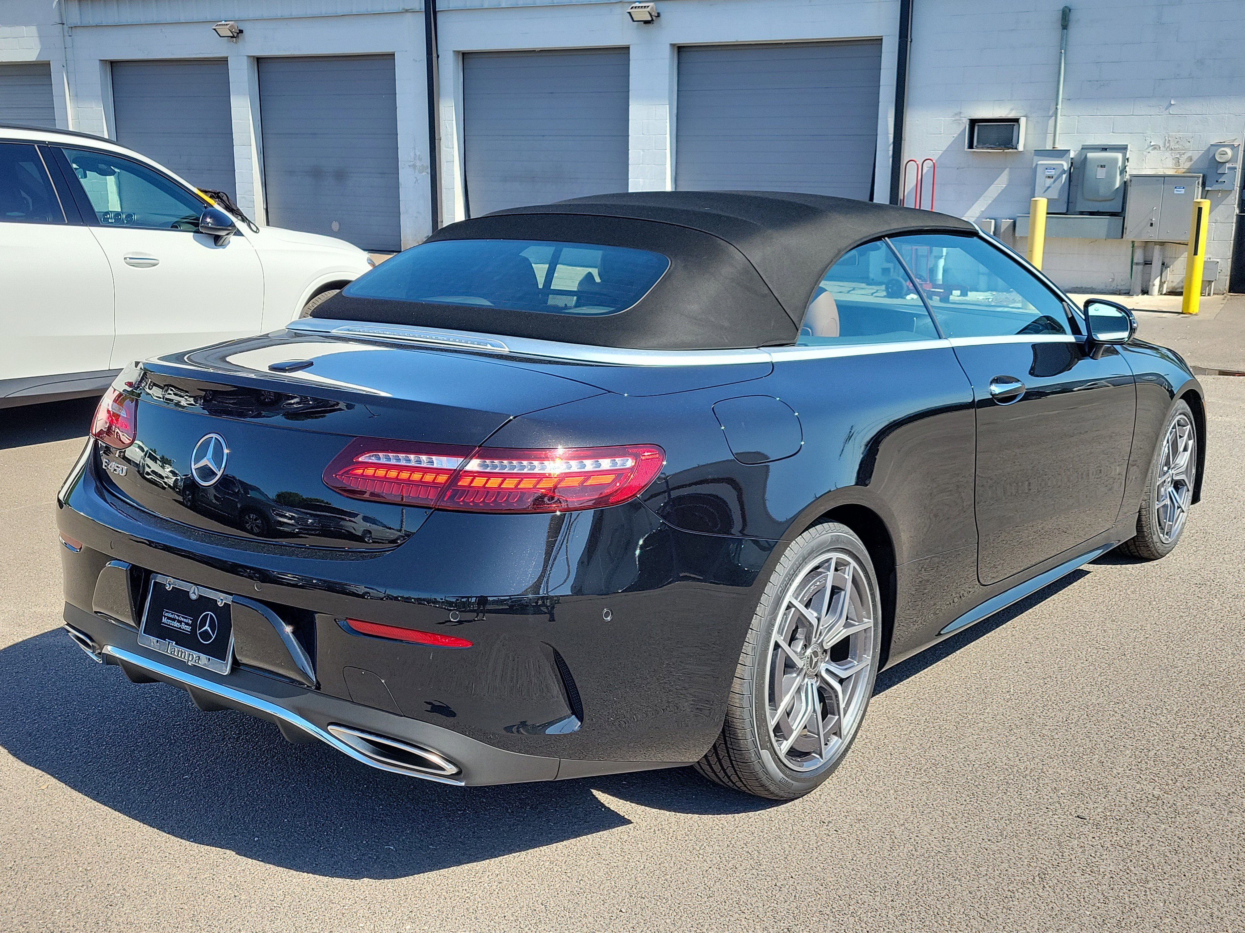 Used 2023 Mercedes-Benz E 450 Cabriolet image 3