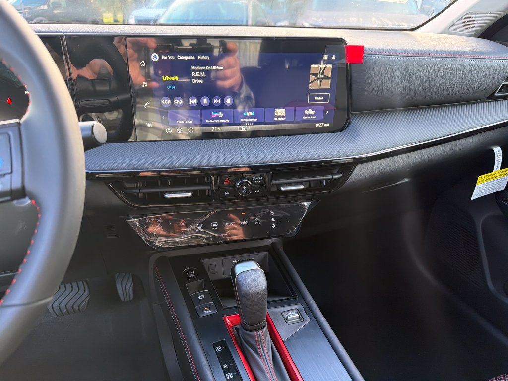 New 2027 Nissan Kicks SR FWD image 22
